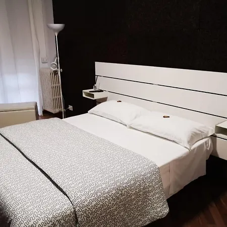 Via Del Corso Room&suite 招待所