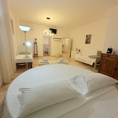 Via Del Corso Room&suite Casa de hóspedes 4*